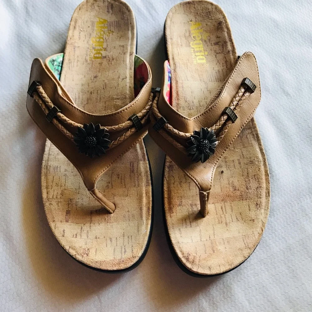 Alegria Women's Tan Sandals